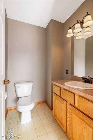 7606 Oakdale Street NW, Massillon, OH 44646