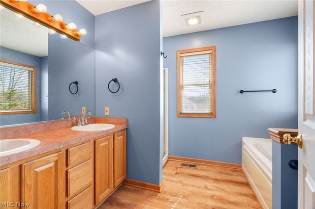 7606 Oakdale Street NW, Massillon, OH 44646