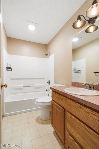 7606 Oakdale Street NW, Massillon, OH 44646