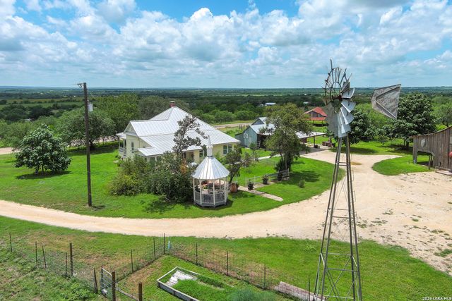 4515 STAPPER RD, St Hedwig, TX 78152