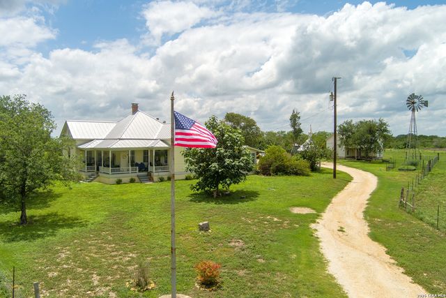 4515 STAPPER RD, St Hedwig, TX 78152
