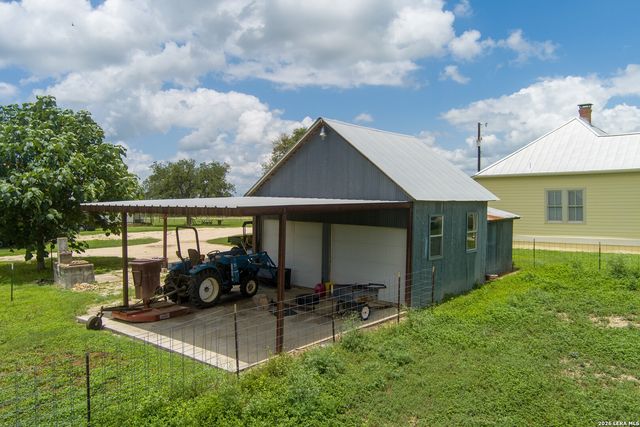 4515 STAPPER RD, St Hedwig, TX 78152