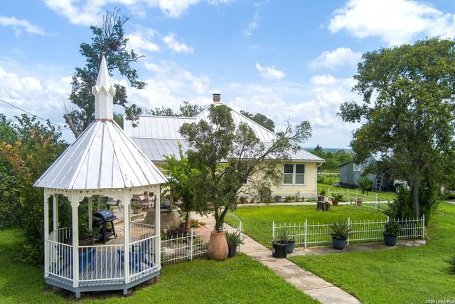 4515 STAPPER RD, St Hedwig, TX 78152