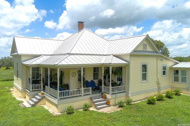4515 STAPPER RD, St Hedwig, TX 78152