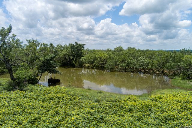 4515 STAPPER RD, St Hedwig, TX 78152
