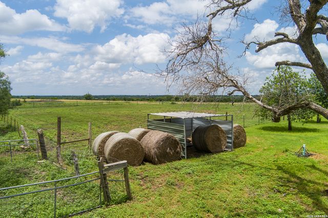 4515 STAPPER RD, St Hedwig, TX 78152