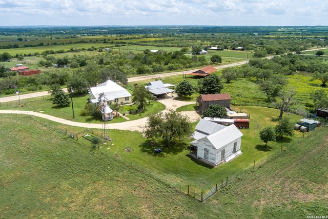 4515 STAPPER RD, St Hedwig, TX 78152