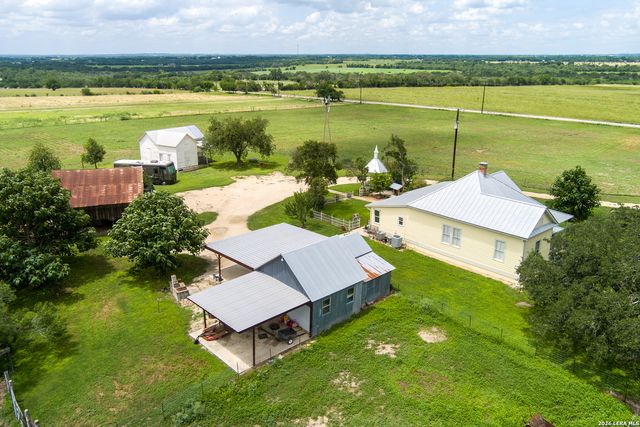 4515 STAPPER RD, St Hedwig, TX 78152