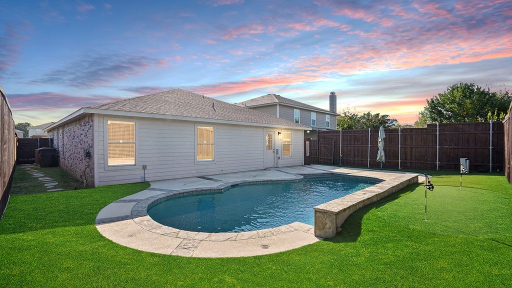 2321 Birch Drive, Little Elm, TX 75068