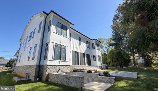 7604 HEMLOCK ST, Bethesda, MD 20817