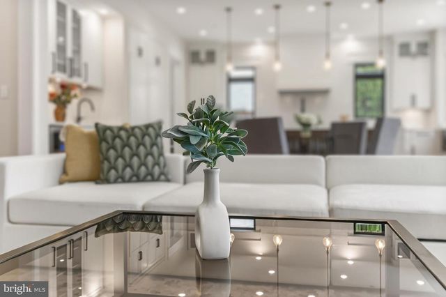 7604 HEMLOCK ST, Bethesda, MD 20817