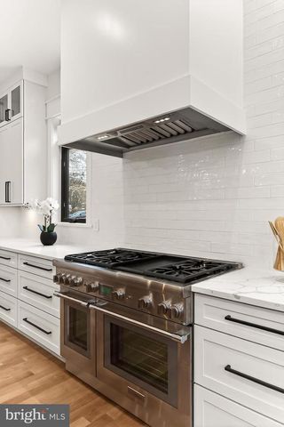 7604 HEMLOCK ST, Bethesda, MD 20817