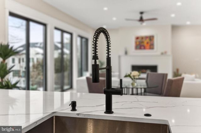 7604 HEMLOCK ST, Bethesda, MD 20817