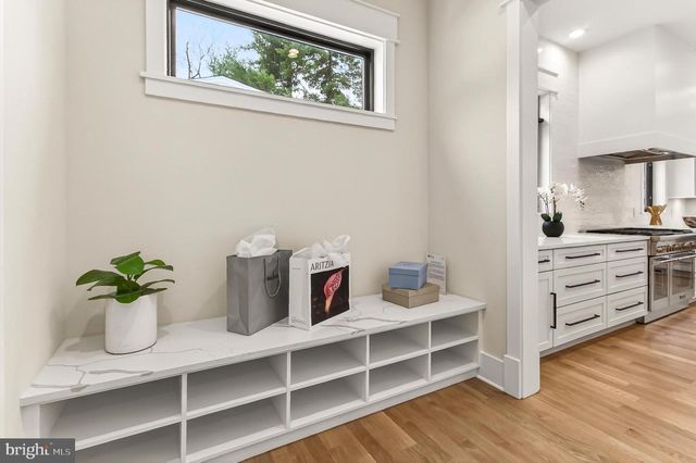 7604 HEMLOCK ST, Bethesda, MD 20817