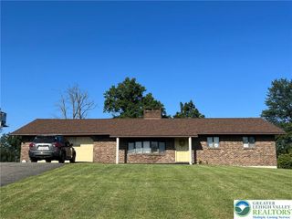 6587 Sullivan Trail, Plainfield Twp, PA 18091
