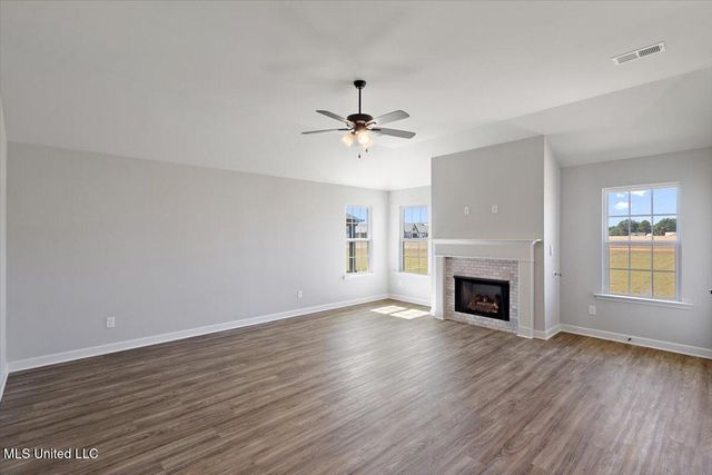 13758 Jack Thomas Boulevard, Olive Branch, MS 38654