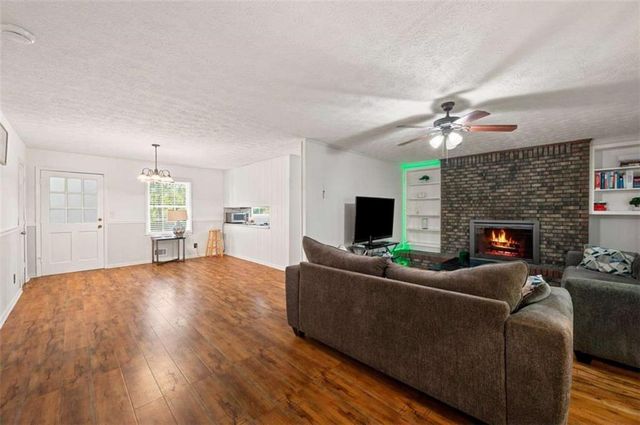 556 Auburn Road, Auburn, GA 30011
