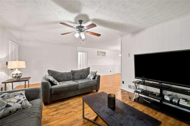556 Auburn Road, Auburn, GA 30011