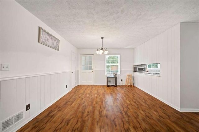 556 Auburn Road, Auburn, GA 30011