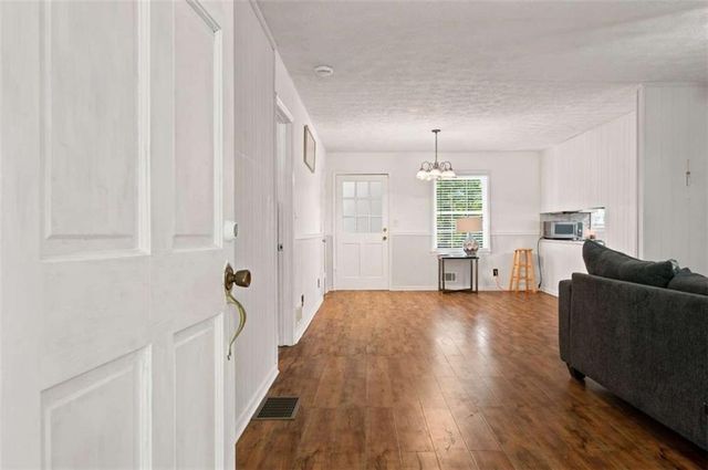 556 Auburn Road, Auburn, GA 30011