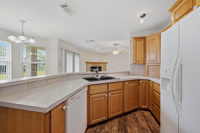 1808 E FM 120, Denison, TX 75021