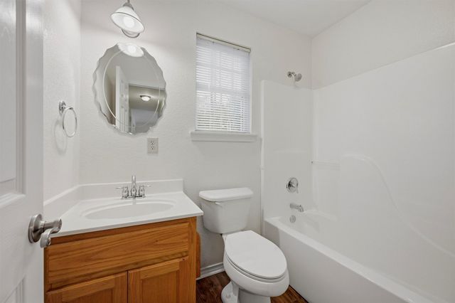 1808 E FM 120, Denison, TX 75021