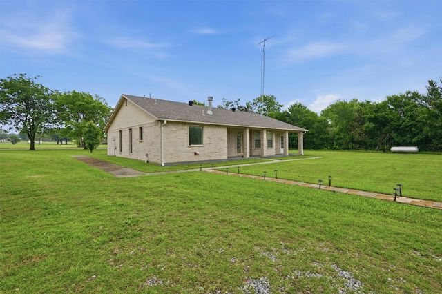 1808 E FM 120, Denison, TX 75021