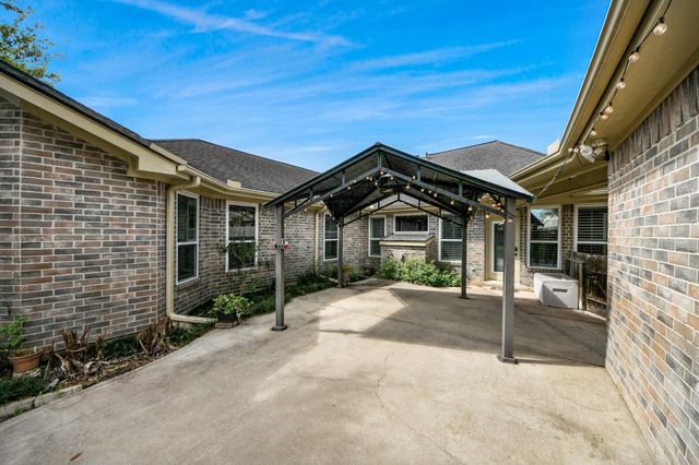 2318 Quarterpath Drive, Richmond, TX 77406