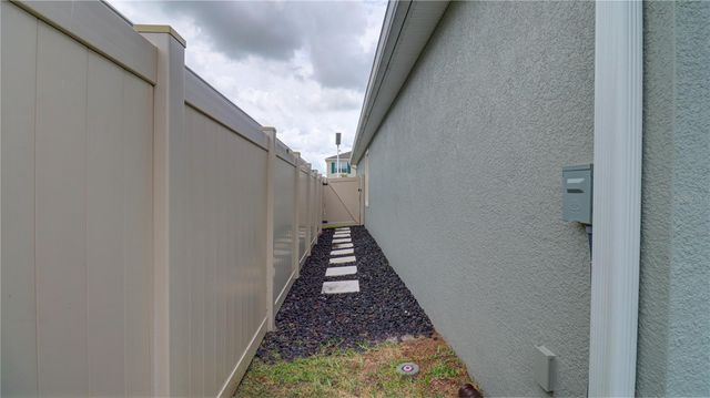 31899 OYSTER TRELLIS LANE, Wesley Chapel, FL 33545