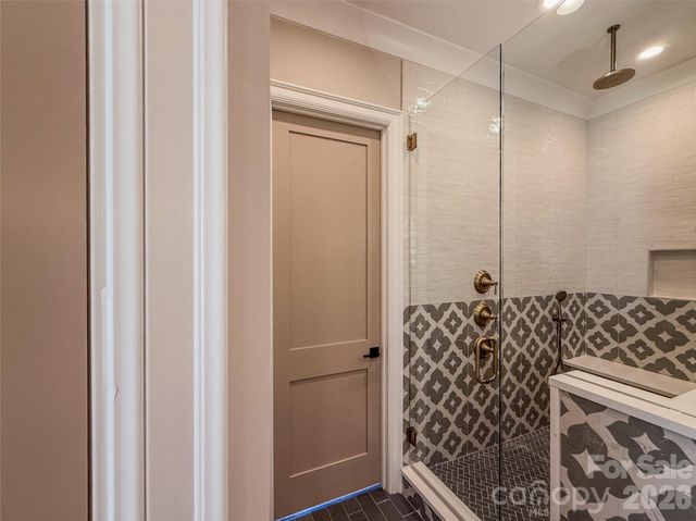 4822 Walker Road, Charlotte, NC 28211