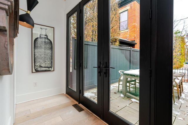 186 E Sycamore Street, Columbus, OH 43206