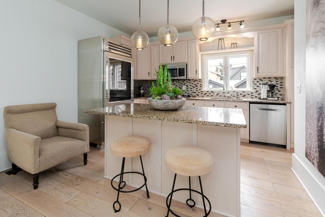 186 E Sycamore Street, Columbus, OH 43206