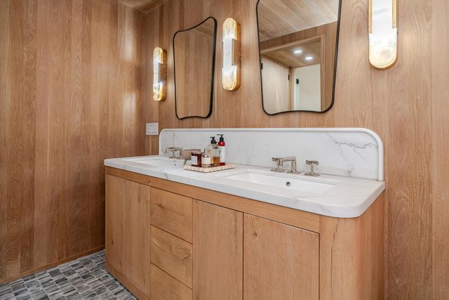 186 E Sycamore Street, Columbus, OH 43206