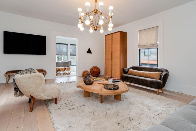 186 E Sycamore Street, Columbus, OH 43206