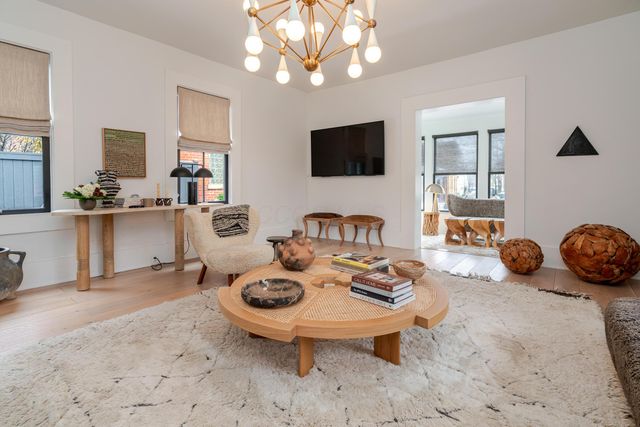 186 E Sycamore Street, Columbus, OH 43206