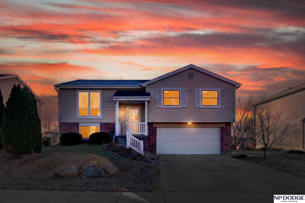 15265 Wirt Street, Omaha, NE 68116