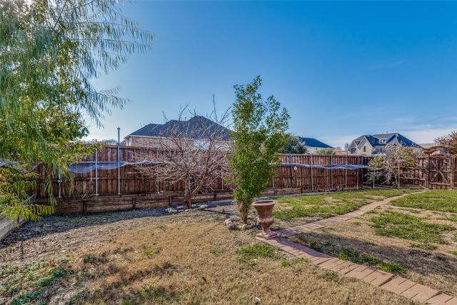 1502 Shadow Brook Trail, Garland, TX 75043