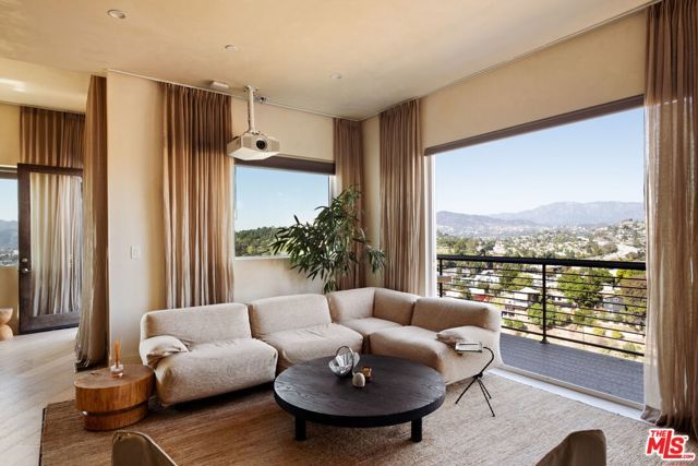 3663 Kinney Street, Los Angeles, CA 90065