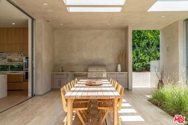 634 Moreno Avenue, Los Angeles, CA 90049