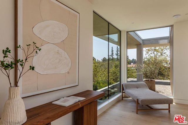 634 Moreno Avenue, Los Angeles, CA 90049