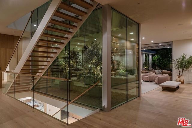 634 Moreno Avenue, Los Angeles, CA 90049