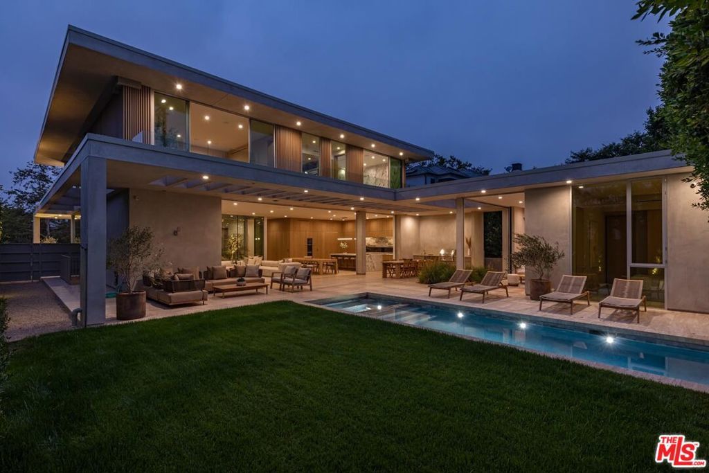 Image 37 of property listing at 634 Moreno Avenue, Los Angeles, CA 90049