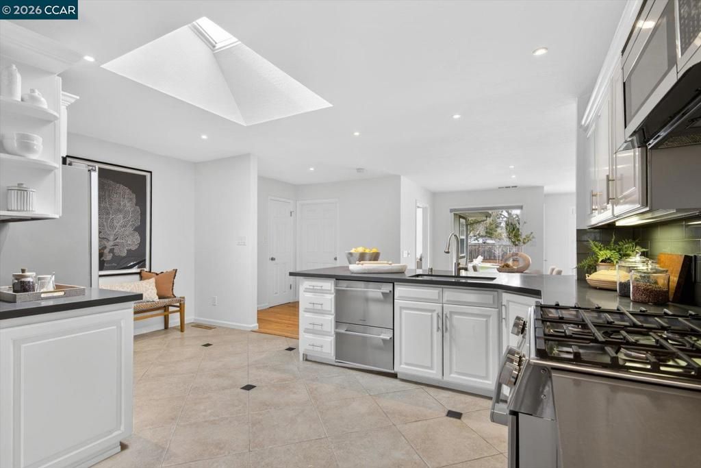 Image 15 of property listing at 1536 1536 Alamo Way, Alamo, CA 94507