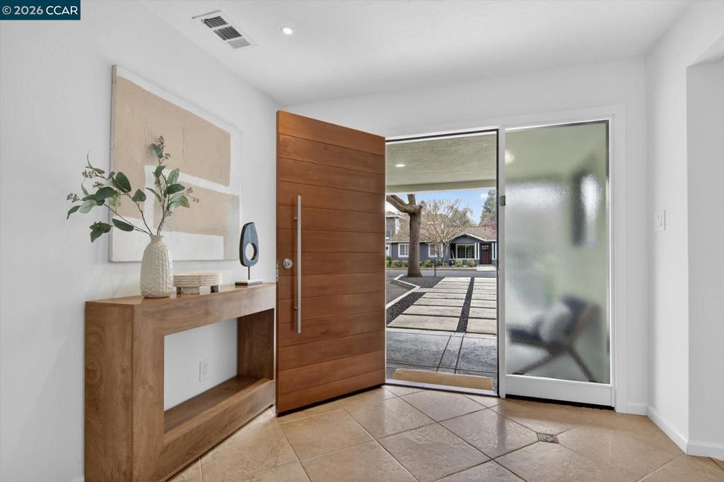 Image 3 of property listing at 1536 1536 Alamo Way, Alamo, CA 94507