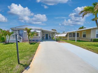 6977 SE Delegate Street, Hobe Sound, FL 33455