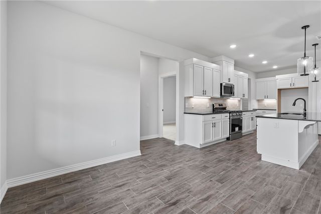 109 N Panther Avenue, Farmington, AR 72730