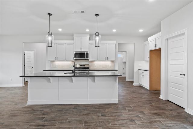 109 N Panther Avenue, Farmington, AR 72730