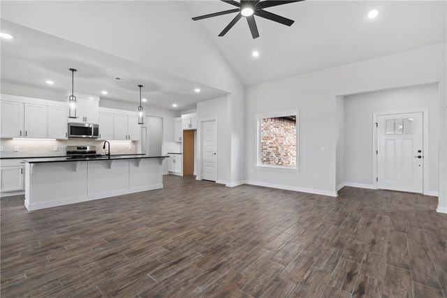 109 N Panther Avenue, Farmington, AR 72730