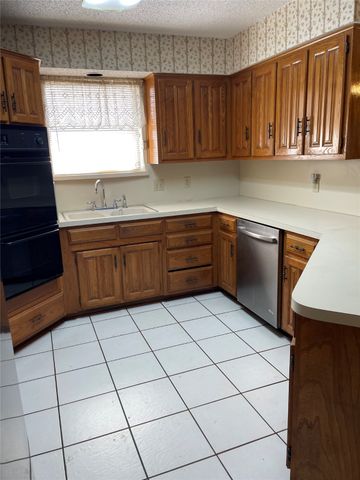 1421 Homestead Court, Irving, TX 75061