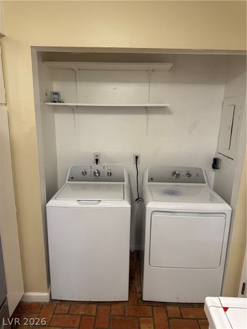 1390 Hialeah Drive A, Las Vegas, NV 89119